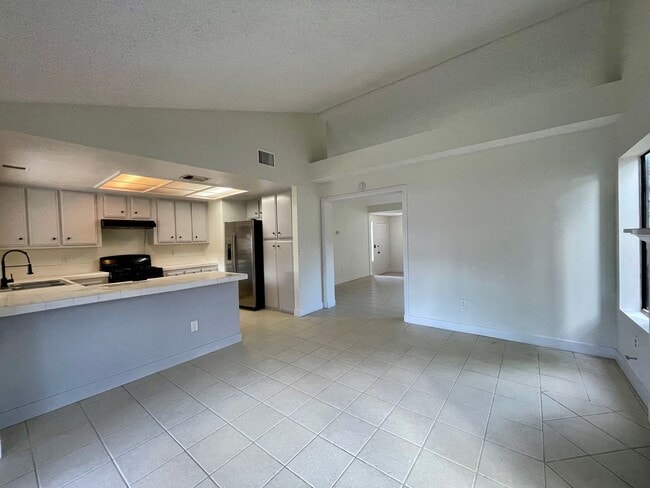 Building Photo - Cozy 3 Bedroom 2 Bathroom Home in El Cajon!
