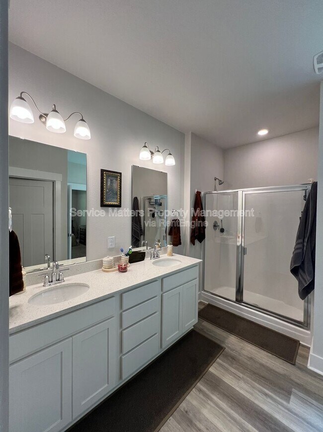Building Photo - 5881 Cactus Dr