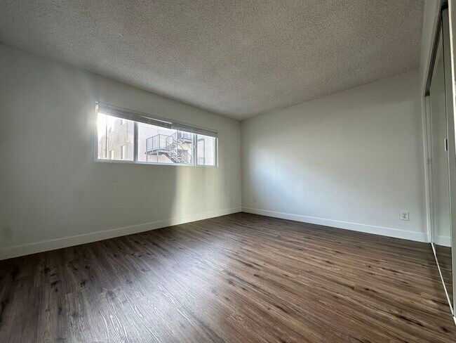 Building Photo - 21 Thornton Ave