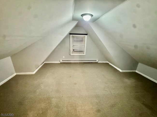 Building Photo - 373 Floral Ln