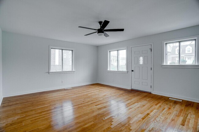 Building Photo - 2403 Flint St