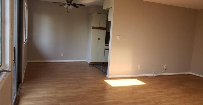 Building Photo - 47 BERGEN Blvd