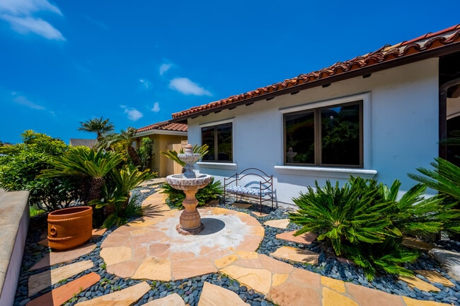 Building Photo - 307 Calle Dorado