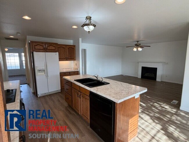 Building Photo - Single Family Home in River Ridge