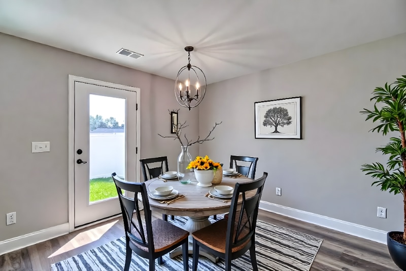 Building Photo - 206 Winding Chestnut Dr