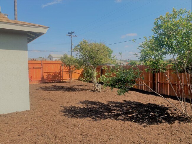Building Photo - Available  Now…Fantastic 4 bed/2 bath home...