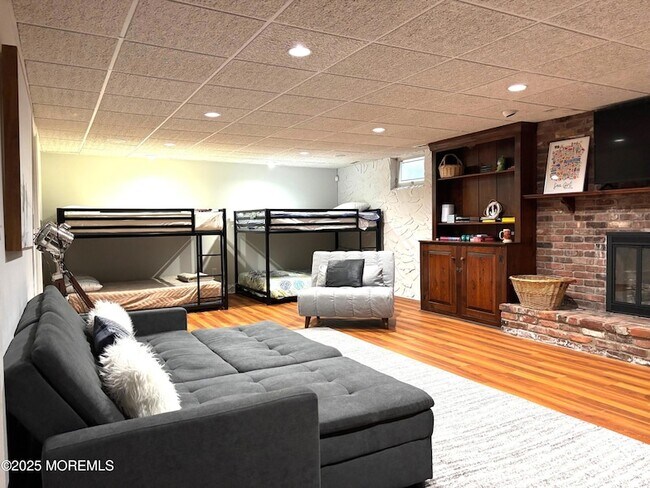 Building Photo - 623 Brooklyn Blvd