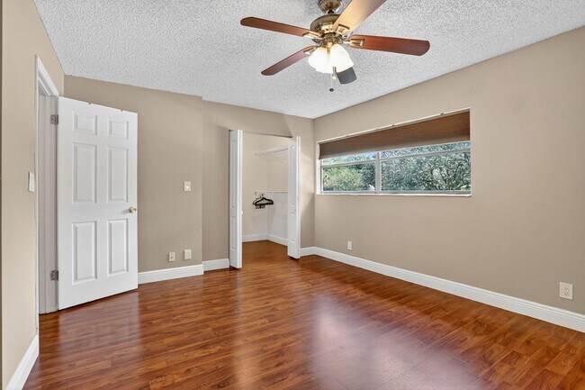 Building Photo - 3037 NW 48th Ave