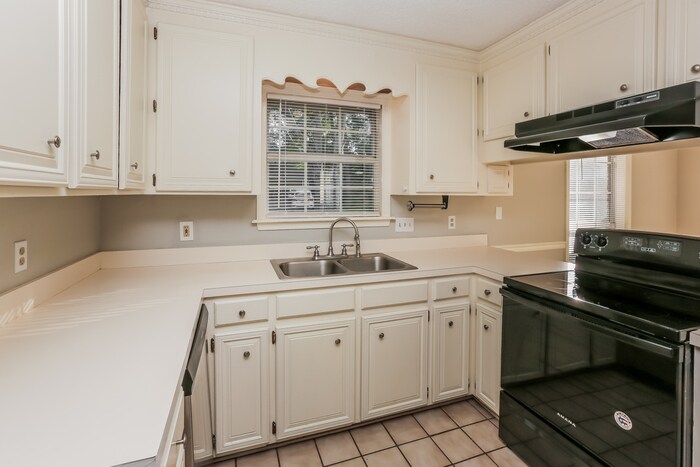 Building Photo - 117 Trace Ridge Dr