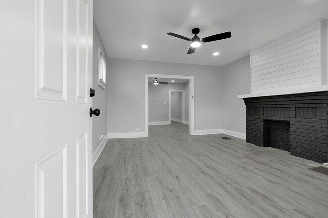 Building Photo - 1867-1869 Cleveland Ave