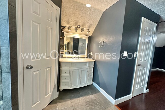 Building Photo - Spacious 4-Bedroom Home with Bonus Loft & Huge Backyard Deck – Available Now!