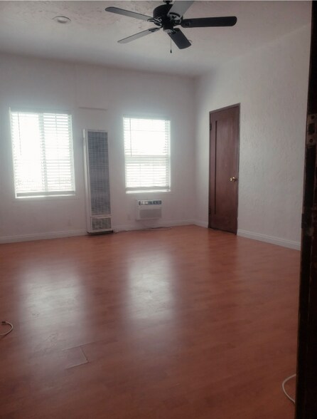 Building Photo - 216 E Valencia Ave