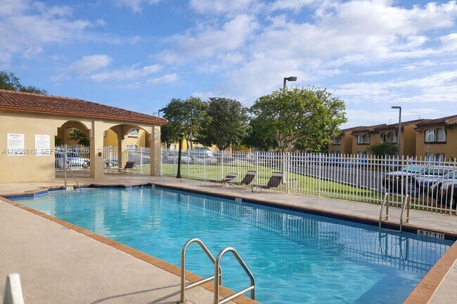 Building Photo - 15761 SW 137th Ave