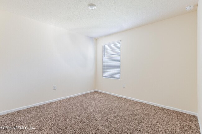 Building Photo - 3474 Cliffside Way