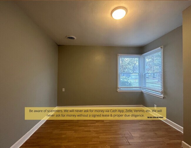 Building Photo - 1502 Trampe Ave