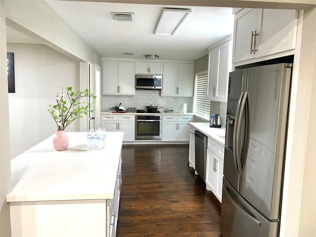 Building Photo - 12406 Nova Dr