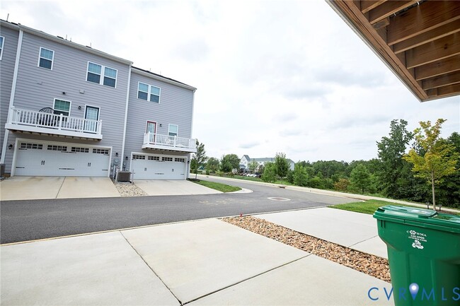 Building Photo - 11190 Winding Brook Terrace Dr