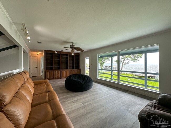 Building Photo - 3555 Mai Kai Dr