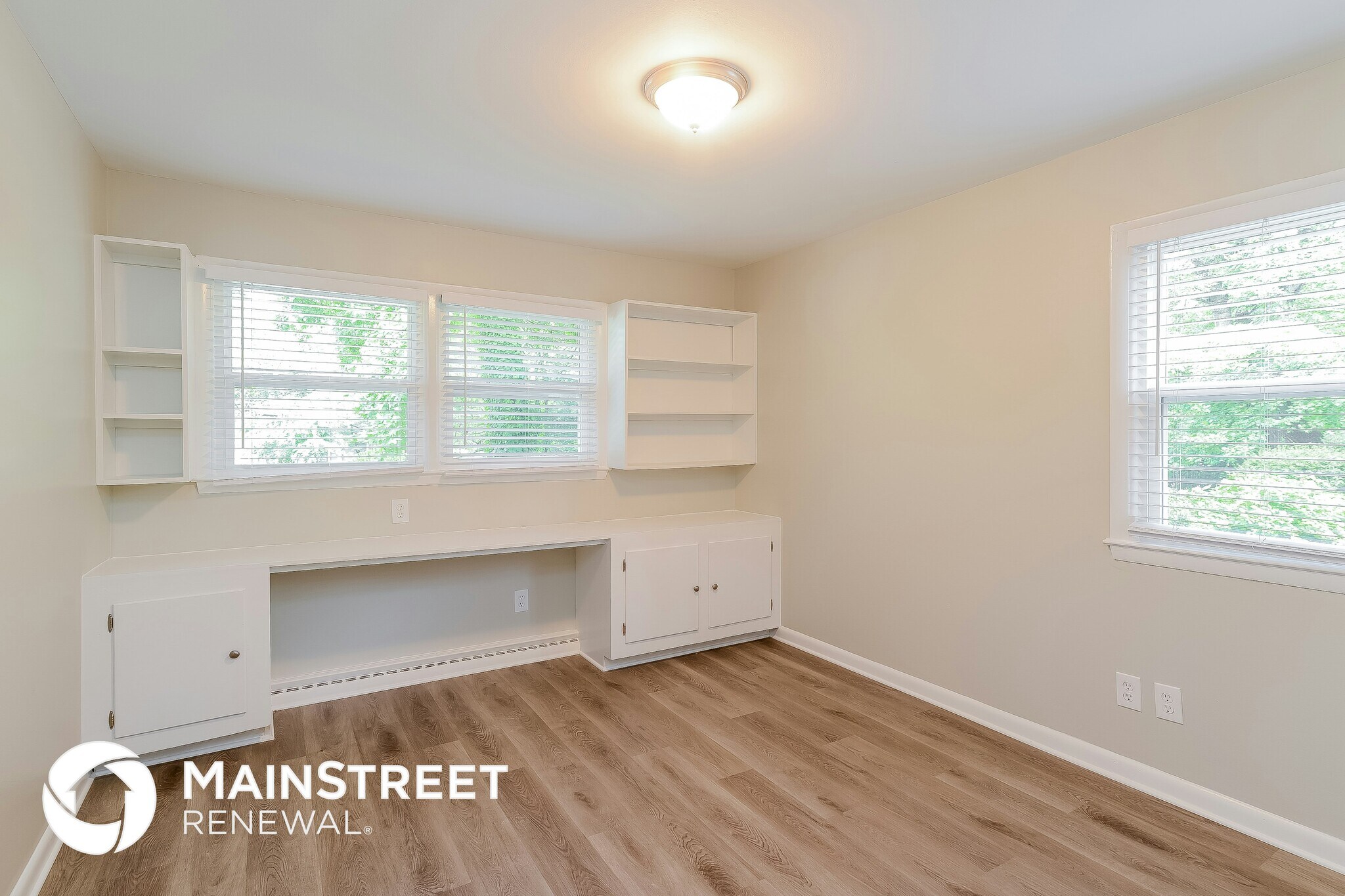 Building Photo - 2940 Wesleyan Ln