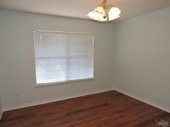 Building Photo - 2552 Southern Oaks Dr