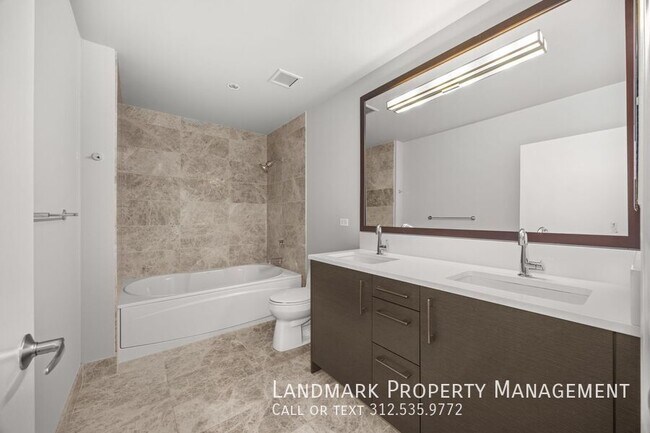 Building Photo - 1201 S Prairie Ave