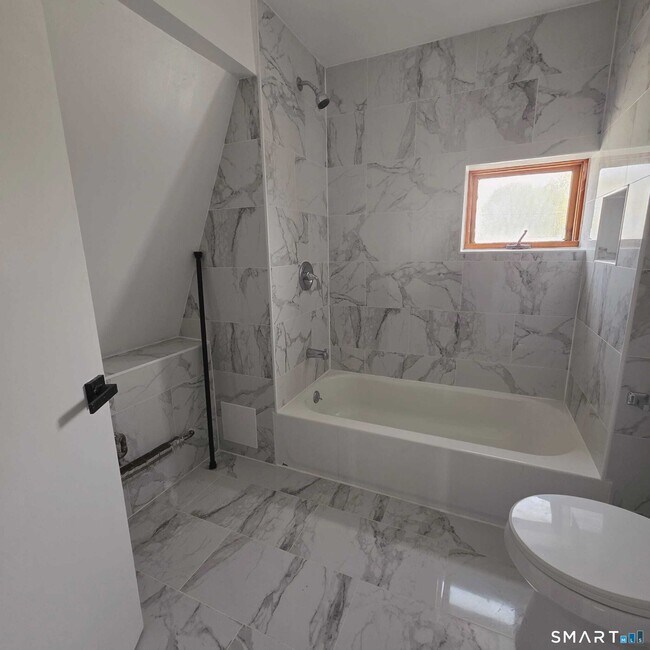 Building Photo - 124 Geddes Terrace