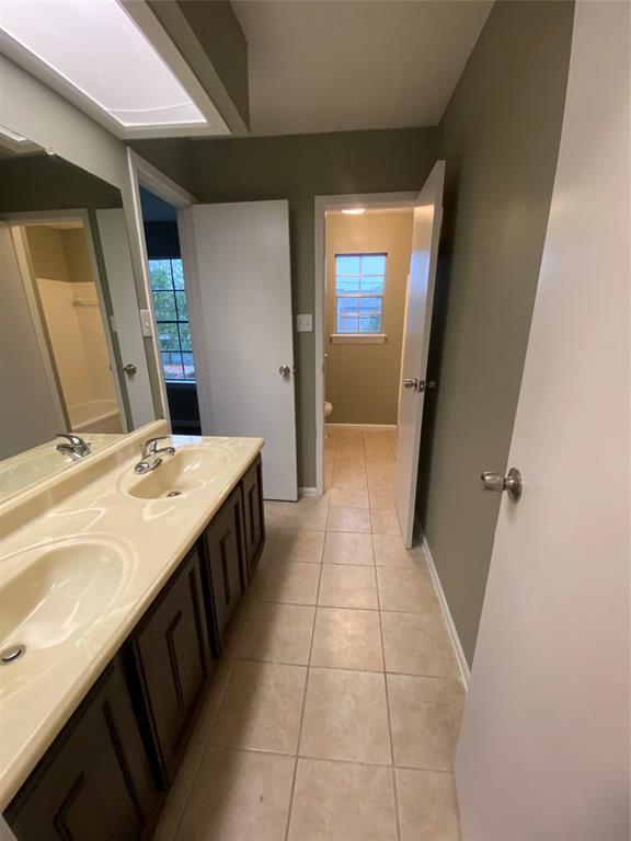 Building Photo - 379 Richvale Ln