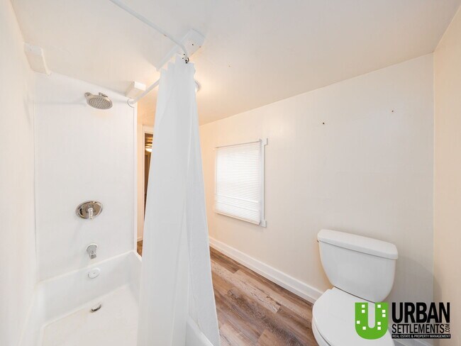 Building Photo - 370 E 8th Ave