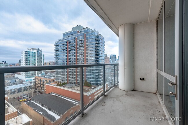 Building Photo - 1629 S Prairie Ave