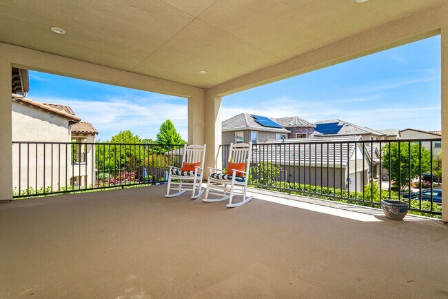 Building Photo - Gorgeous Custom Upgraded Serrano Home!