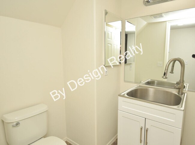 Building Photo - Updated SE Tucson 3BR/2.5BA Gem: Cathedral Ceilings & Private Wash Views