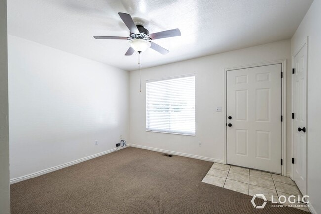 Building Photo - 934 E 500 N