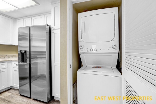 Building Photo - 21 Lobelia