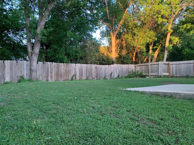 Building Photo - 8308 Wexford Dr