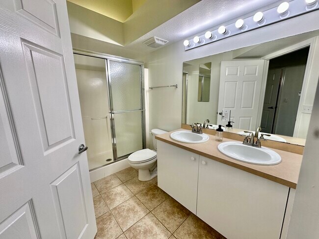Building Photo - 25735 Lake Amelia Way