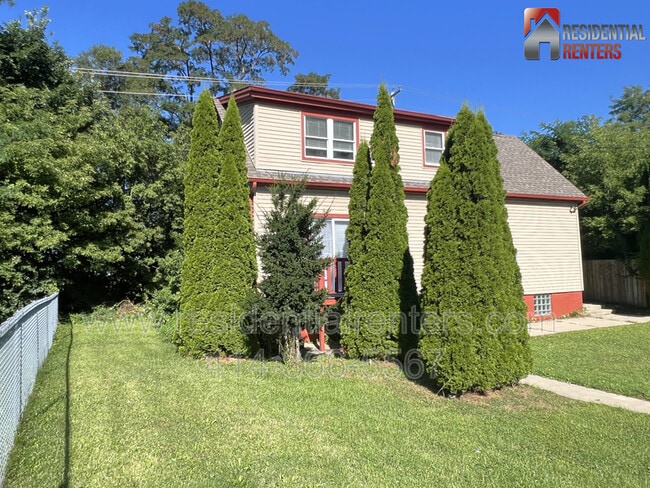 Building Photo - 3027 N 2nd St