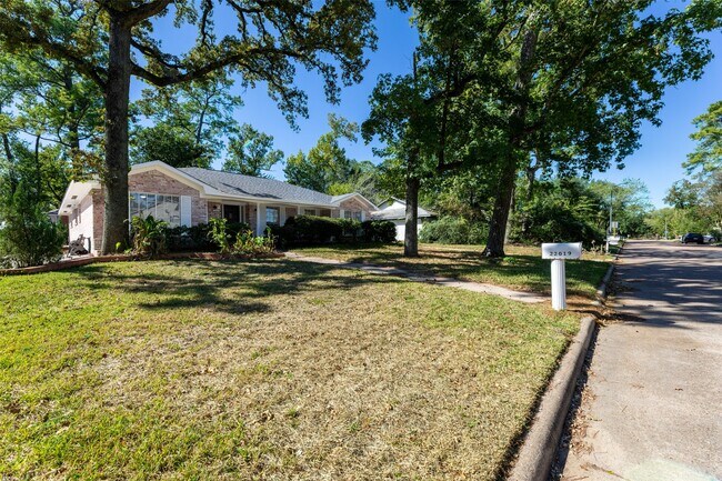 Building Photo - 22019 Kenchester Dr