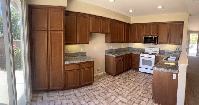 Building Photo - 28748 Legacy Way