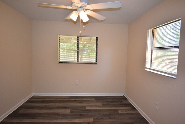 Building Photo - Spacious 3BR 2BA Home in Lehigh Acres  REC...