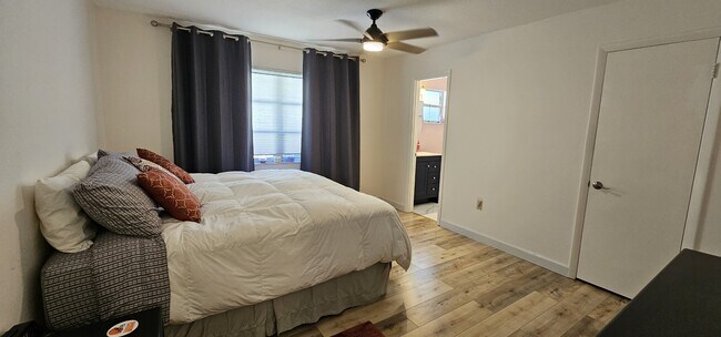 Building Photo - 2009 Riverbluff Pkwy