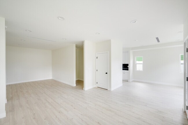 Building Photo - 1236 N Reese Pl