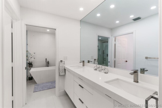Building Photo - 23246 L'Ermitage Cir