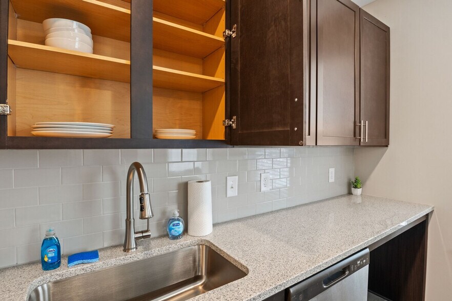 Building Photo - 1607 Centennial Park Blvd