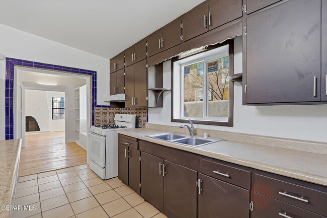 Building Photo - 3249 Lebanon Ave