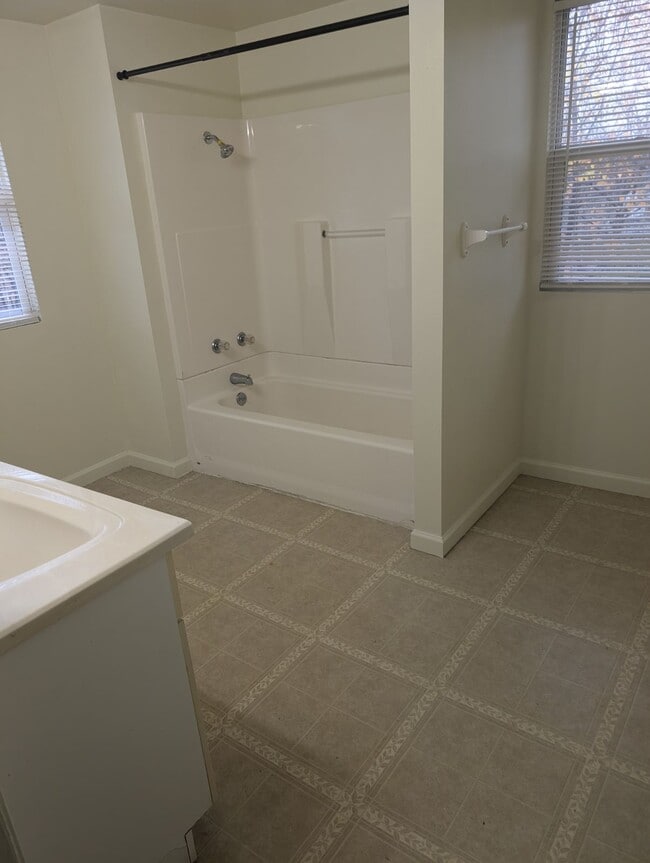 Building Photo - 2442 Gibson St