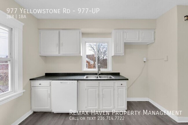 Building Photo - 977 Yellowstone Rd