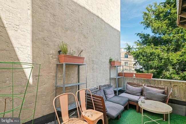 Building Photo - 621 Federal St