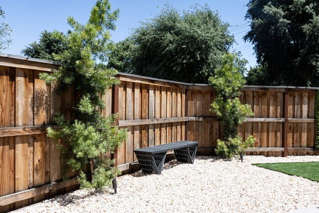 Building Photo - 3 bedroom | 2.5 bathroom | Crocker Village Single Family Home