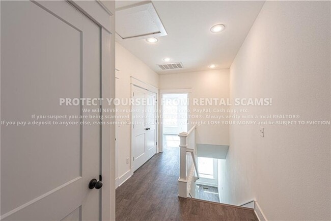 Building Photo - 1364 W Cleveland St