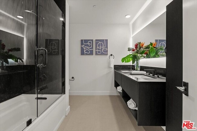 Building Photo - 1257 N Sweetzer Ave